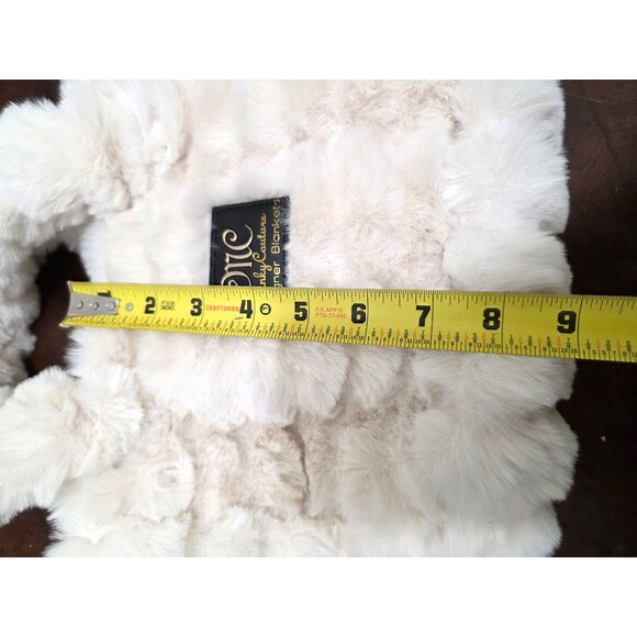 Minky Couture Designer Blankets Ivory Faux Fur Luxury Handbag With Snap Closure - Picture 6 of 7